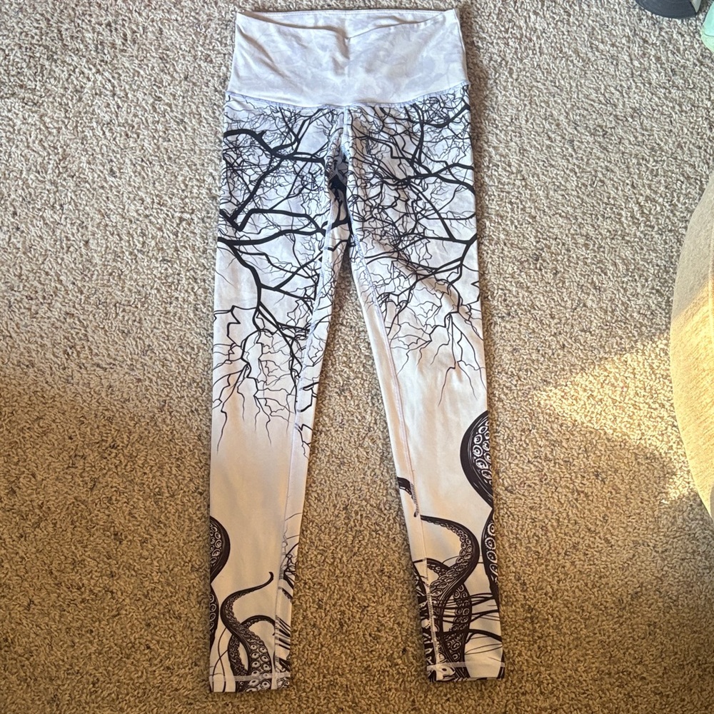 Tree Branch Patterned Leggings